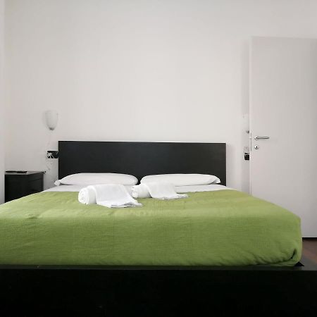 Al Molo 2 Apartment Como Bagian luar foto