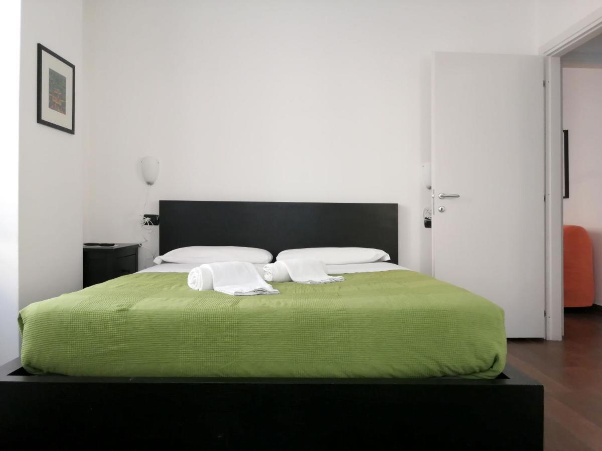 Al Molo 2 Apartment Como Bagian luar foto